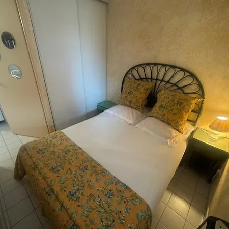 T2 Cabine, Piscine, Parking, Pres Cap D'agde - Fr-1-749-76 Апартаменти Агд